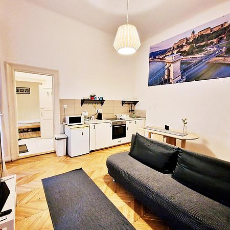 Free Parking Sega Rally Apartment Budapest Kültér fotó