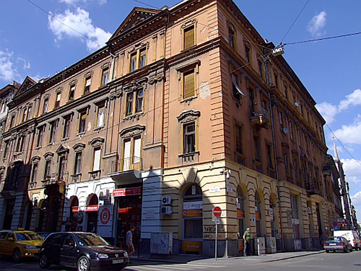 Free Parking Sega Rally Apartment Budapest Kültér fotó