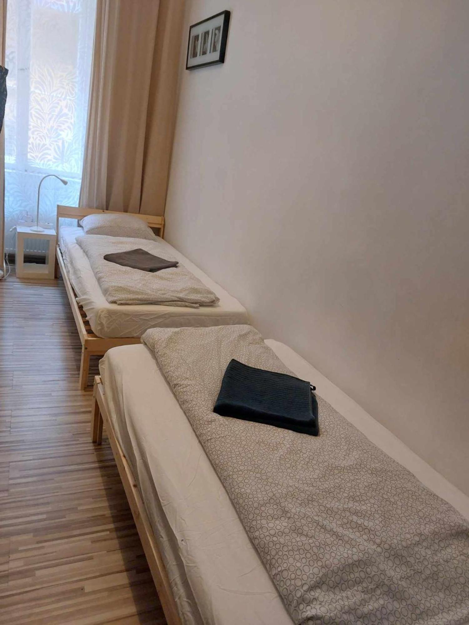 Free Parking Sega Rally Apartment Budapest Kültér fotó